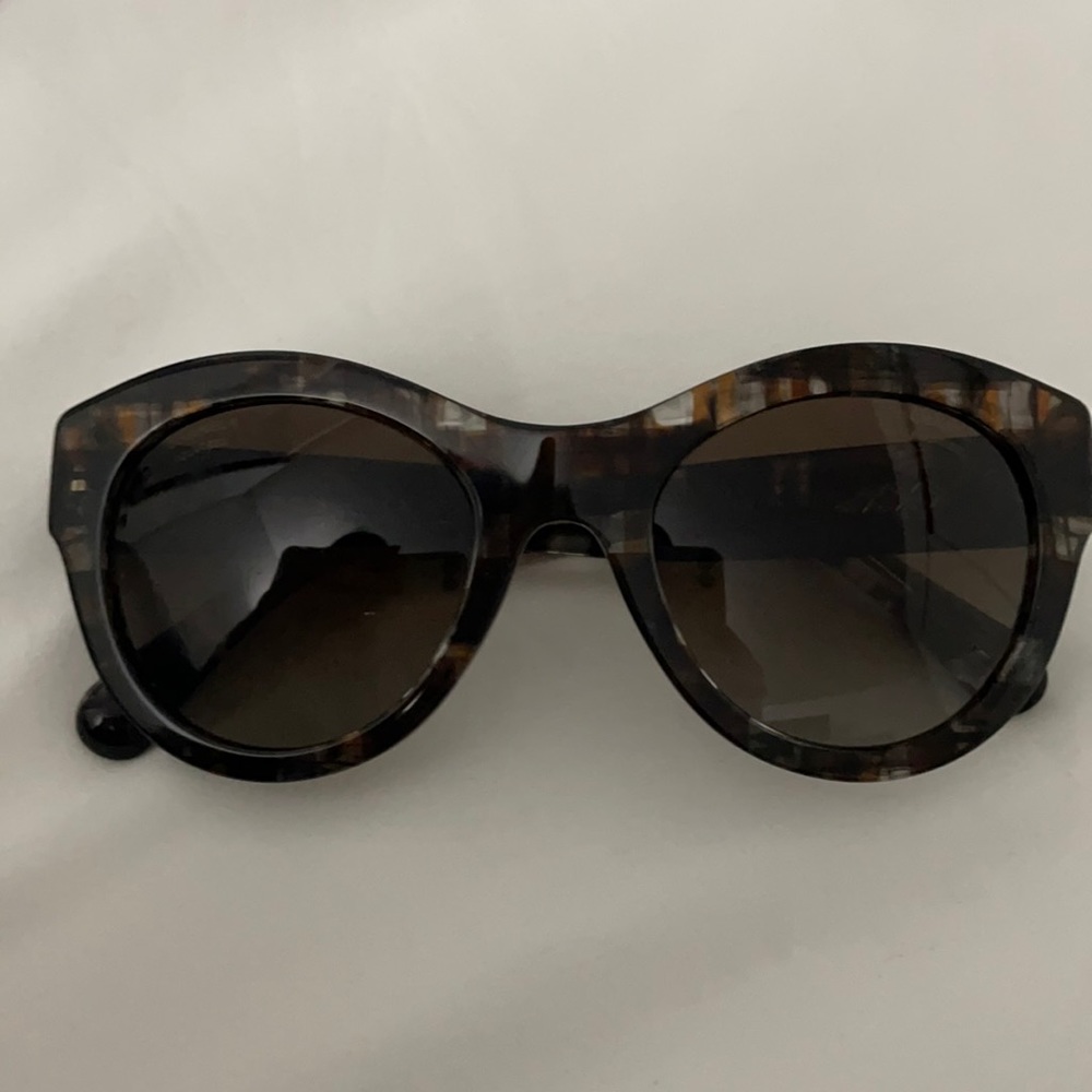 CHANEL Tortoiseshell Round Sunglasses with Dark Brown Lenses - Picture 9 of 9